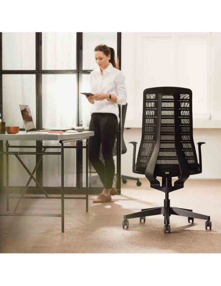 Крісло INTERSTUHL PURE PU213 BLACK MESH