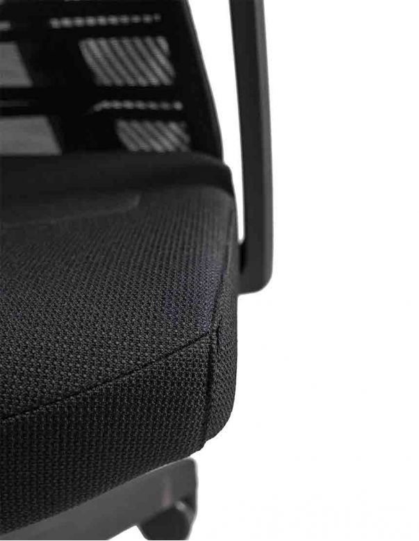 Крісло INTERSTUHL PURE PU213 BROWN MESH