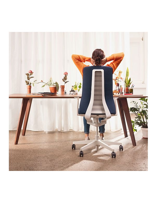 Крісло INTERSTUHL PURE PU213 BROWN MESH