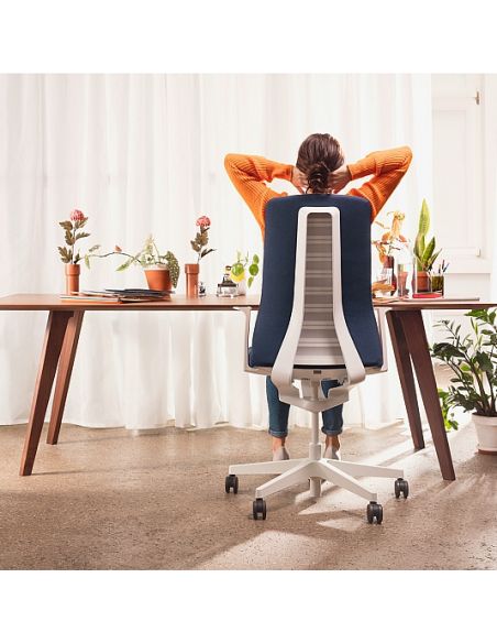 Крісло INTERSTUHL PURE PU213 BROWN MESH