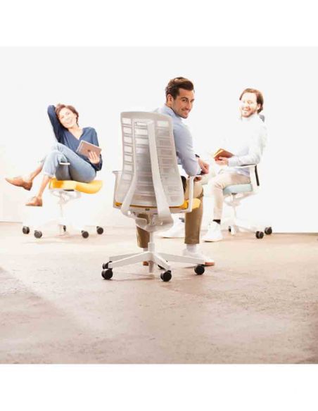 Крісло INTERSTUHL PURE PU213 WHITE