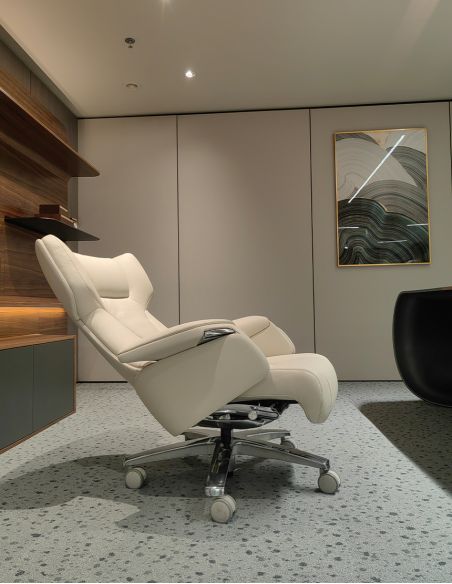 Крісло KRESLALUX ROWAN IVORY для керівника, шкіряне