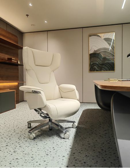 Крісло KRESLALUX ROWAN IVORY для керівника, шкіряне