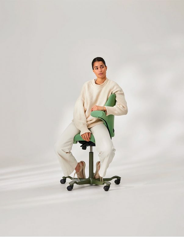 Крісло HAG CAPISCO 8106 BLACK...