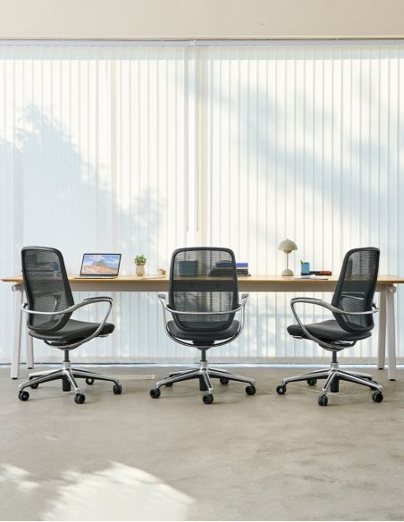 Конференц-крісло KRESLALUX HIME HM02P