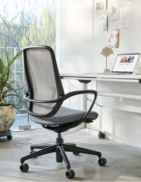 Конференц-крісло KRESLALUX HIME HM02B