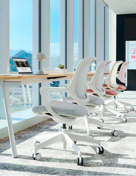 Крісло KRESLALUX NIRO-D02 WHITE, для відвідувача