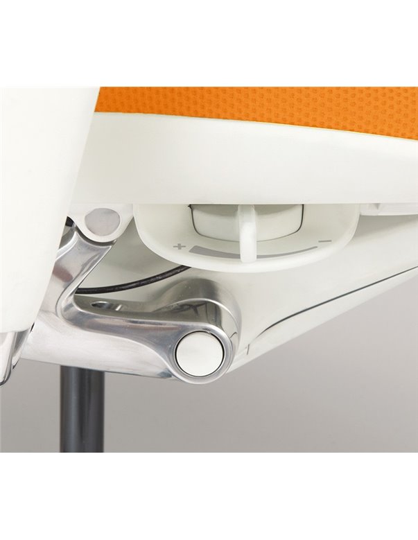 Крісло Okamura Sabrina SO для персоналу з підголовником