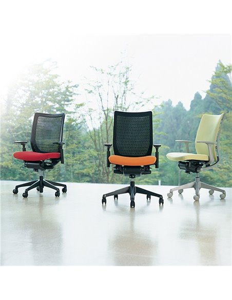 Крісло Okamura Visconte для оператора з підлокітниками та поперековою опорою