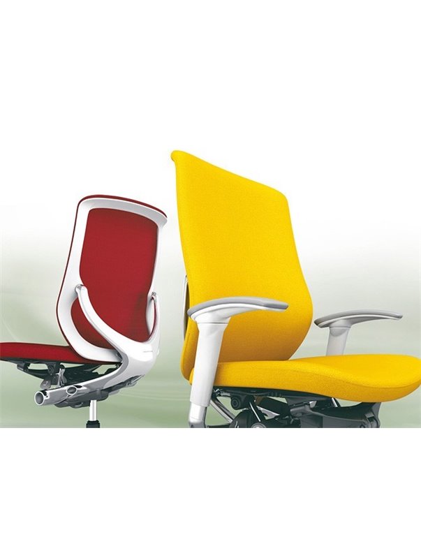 Крісло Okamura Zephyr для персоналу з підлокітниками