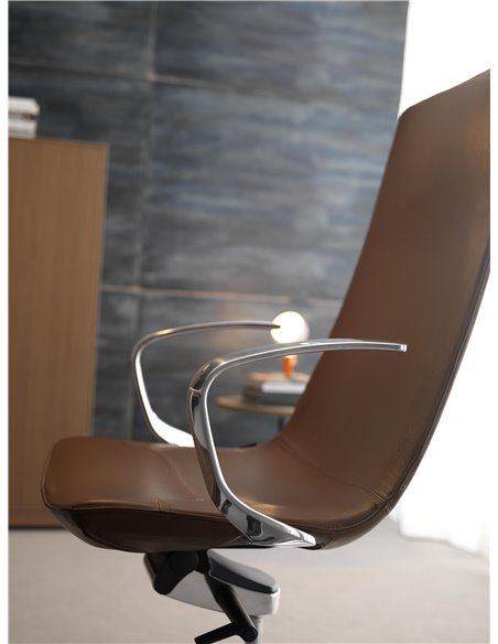 Крісло QUINTI SEDUTE AMELIE COMFORT для керівника, шкіряне