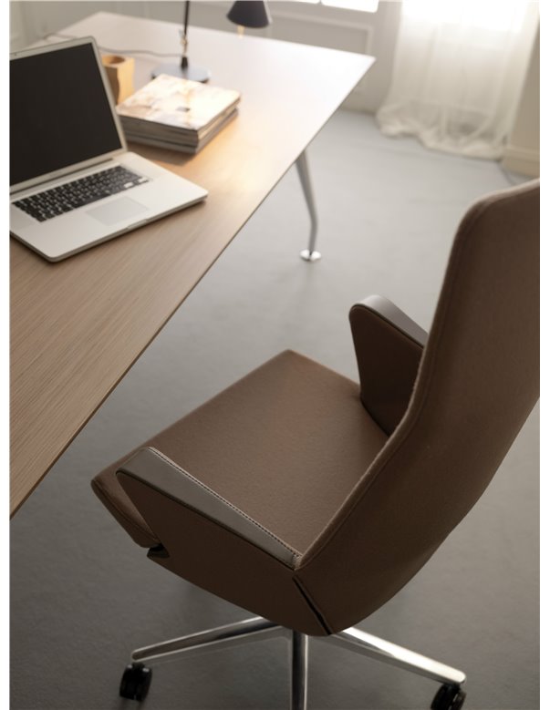 Крісло QUINTI SEDUTE HYWAY SOFT для керівника, шкіряне