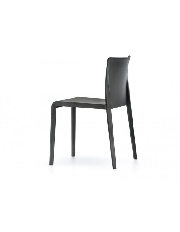 Стілець PEDRALI VOLT 670 Чорний
