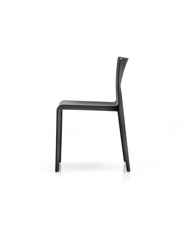 Стілець PEDRALI VOLT 670 Чорний