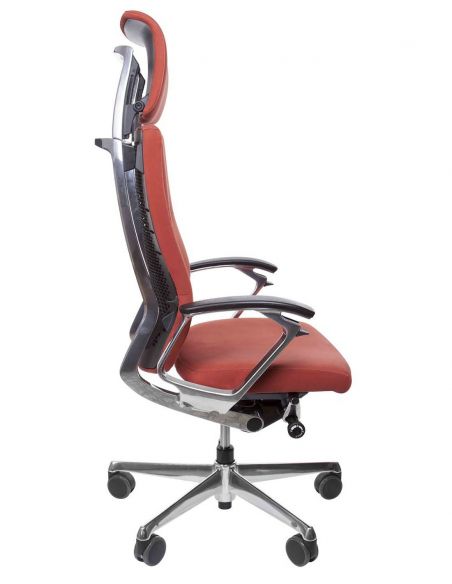 Крісло Okamura Duke для керівника преміум класу з тканинною оббивкою