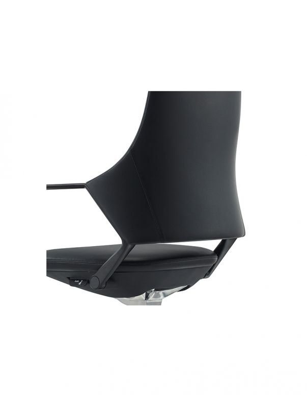 Крісло керівника BALLET FK011-A чорна...