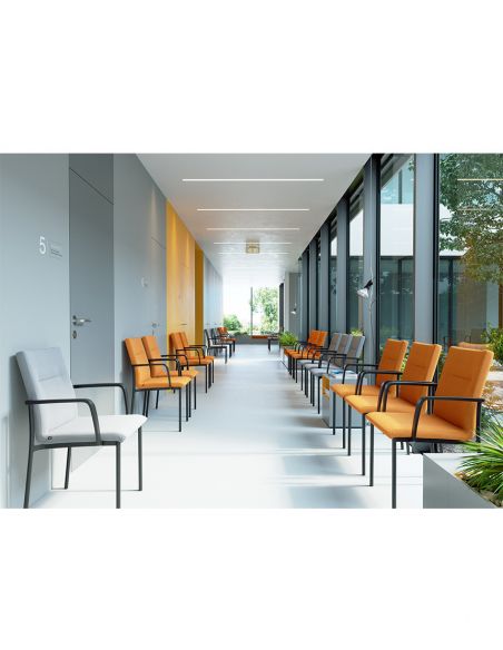 Крісло LD SEATING SEANCE CARE 070, на ніжках, для відвідувачів