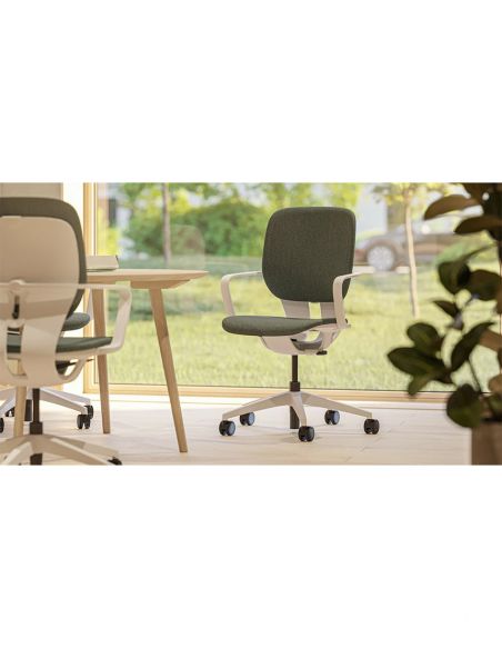 Крісло KLOBER LIM PADDED, P990, світло-сірий пластик