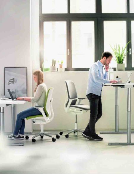 Крісло WILKHAHN AT 187/7 WHITE, тканинне