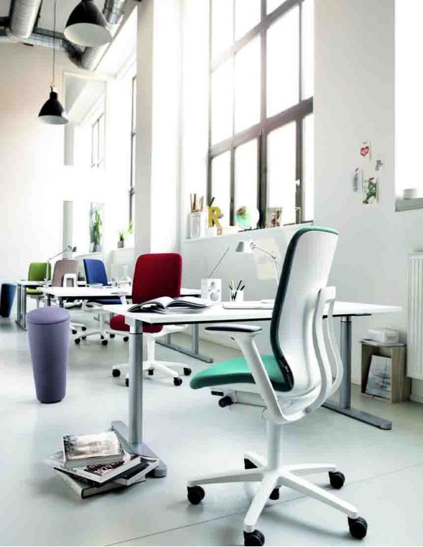 Крісло WILKHAHN AT 187/7 WHITE, тканинне