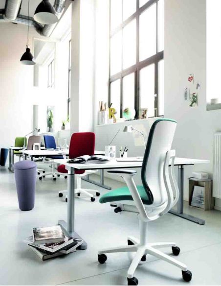 Крісло WILKHAHN AT 187/7 WHITE, тканинне